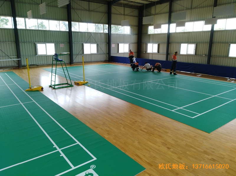 巴布亞新幾內(nèi)亞羽毛球館體育木地板施工案例4