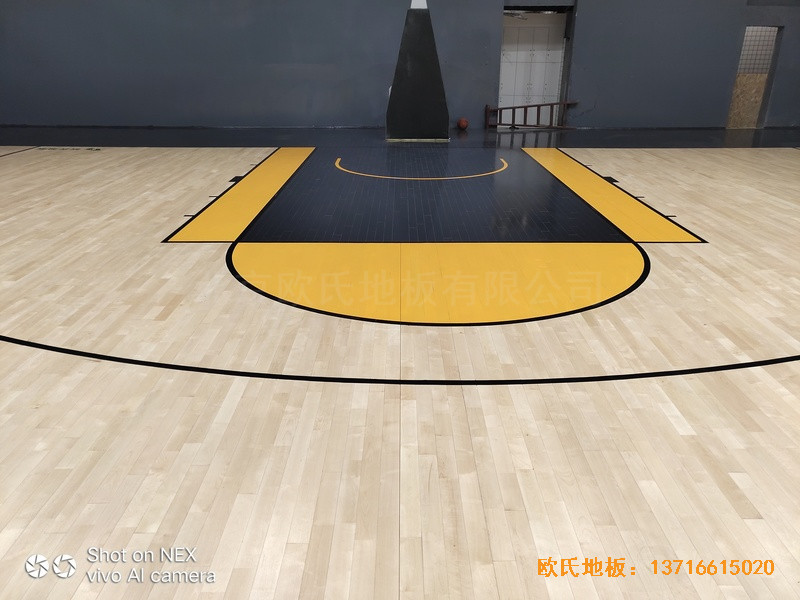泉州僑鄉(xiāng)壹噸籃球場體育木地板鋪設(shè)案例1