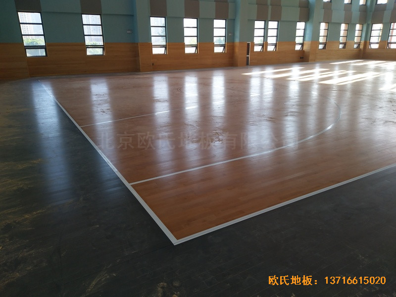 武漢廣阜屯小學清江錦城分�；@球館運動木地板鋪裝案例0