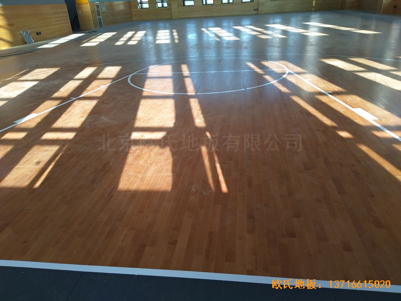 武漢廣阜屯小學清江錦城分�；@球館運動木地板鋪裝案例5
