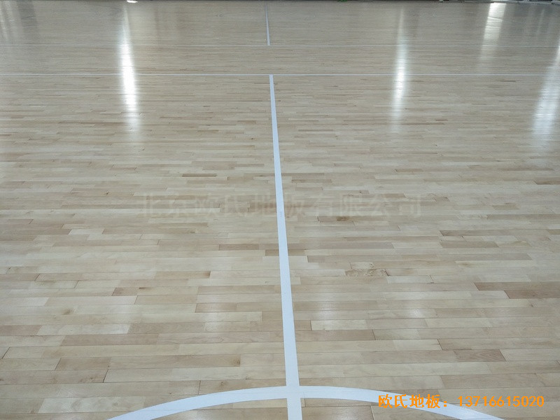 江蘇新能源科技公司籃球館體育木地板鋪裝案例2
