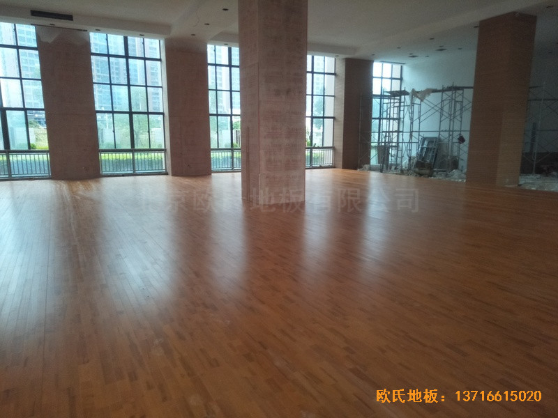 福建泉州海關(guān)橋南運(yùn)動場運(yùn)動地板鋪裝案例5