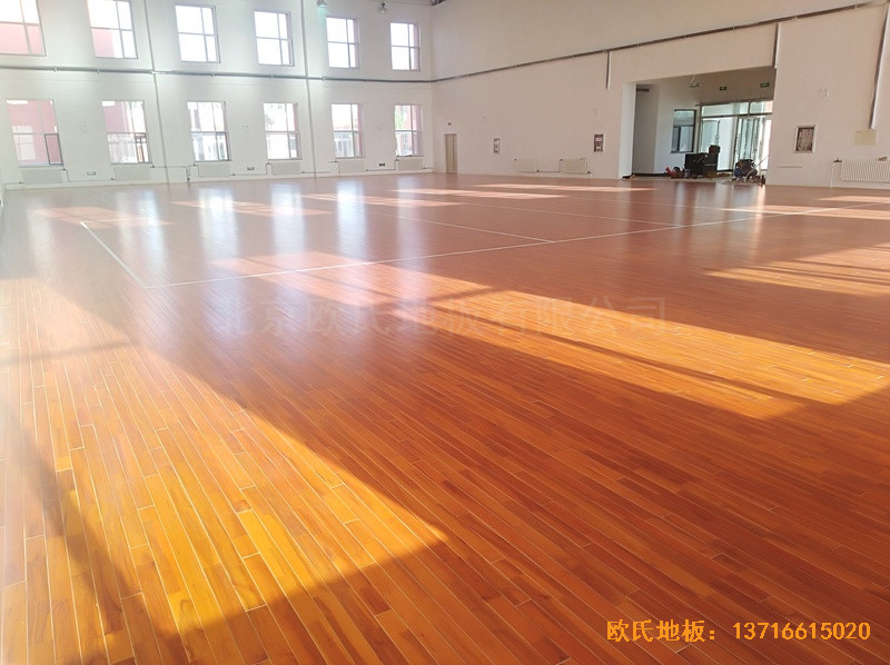 內(nèi)蒙左旗吉蘭泰鎮(zhèn)五中運動館運動地板施工案例2